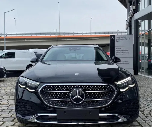 samochody osobowe Mercedes-Benz Klasa E cena 404564 przebieg: 15, rok produkcji 2024 z Suchań